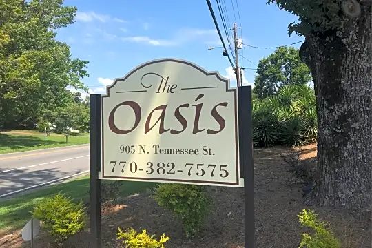 The Oasis Apartments Photo 2