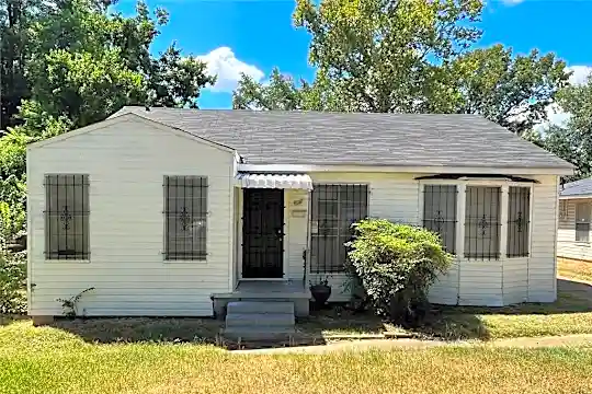3521 Frederick St Photo 2