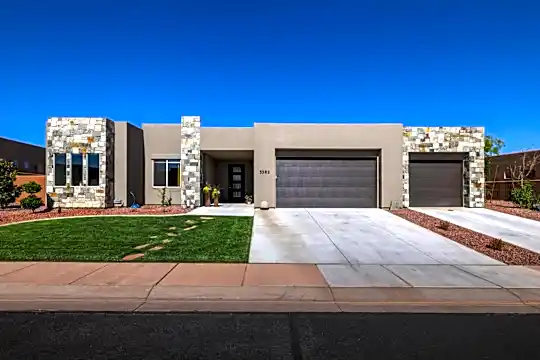 3382 South Desert Hollow Lane Photo 1