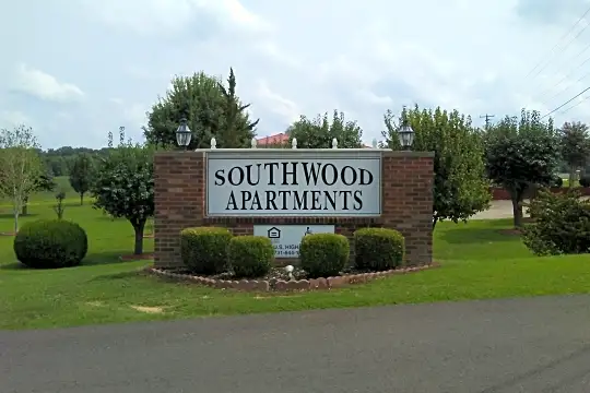 Southwood Apartments Photo 2