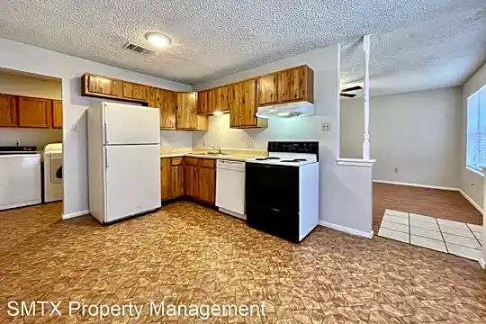 904 Dartmouth Photo 2