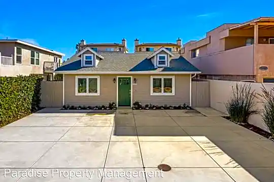 1104 Hingham Ln Photo 1