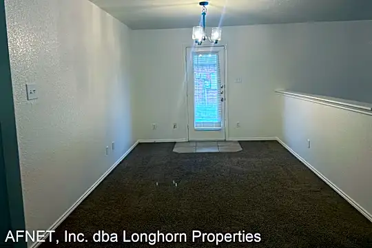 2408 Thoroughbred Dr. Photo 2