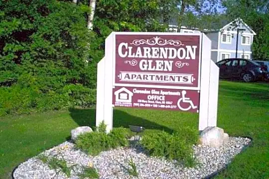 Clarendon Glen Photo 2