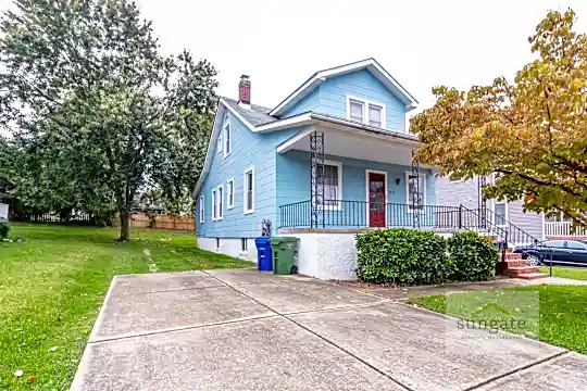 3218 Evergreen Ave Photo 2