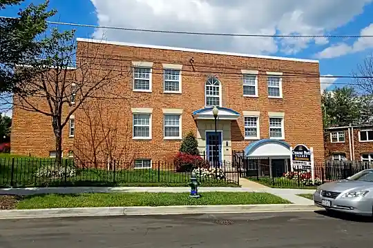 Crescent Park Village Photo 1