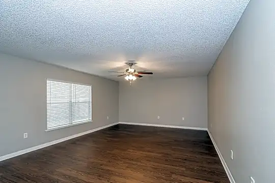 8868 Shindler Crossing Dr Photo 2