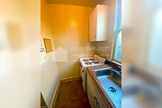 2130 Woolsey St Photo 2