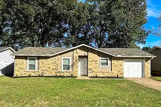 912 Lehman Dr Photo 1