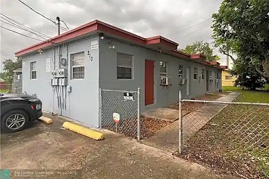 210 NW 5th Ave #1 Photo 2