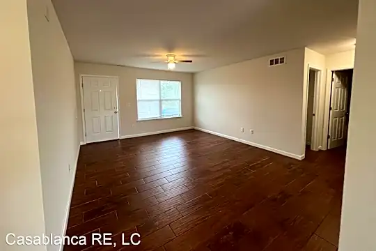 190 Bogart Blvd Photo 2