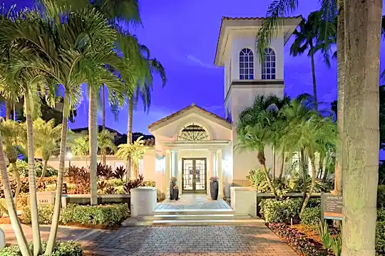 Doral West Apartment Homes Photo 1