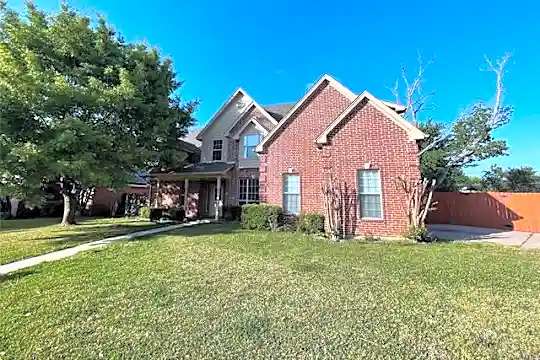7305 Bay Chase Dr Photo 2
