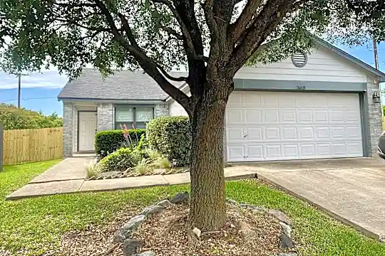 3653 Texana Loop Photo 1
