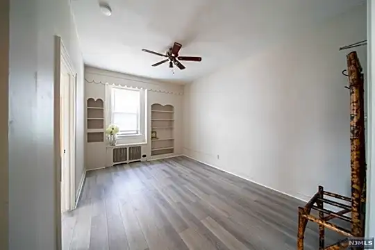 214 Closter Dock Rd #2 Photo 2