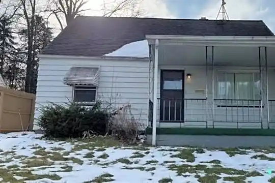 411 E Laclede Ave Photo 1