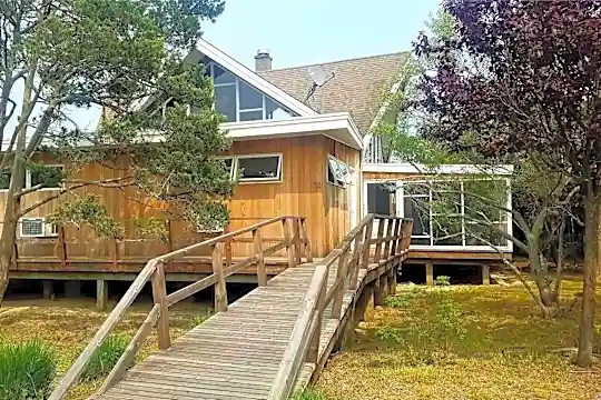 32 Kelp Ave Photo 1