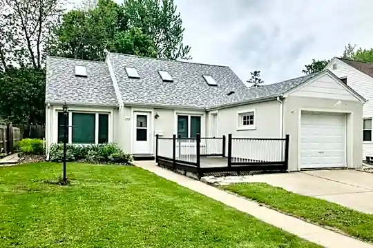 1715 W Reeve St Photo 1