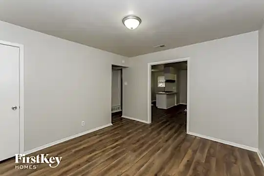 4416 Gary Drive Photo 2