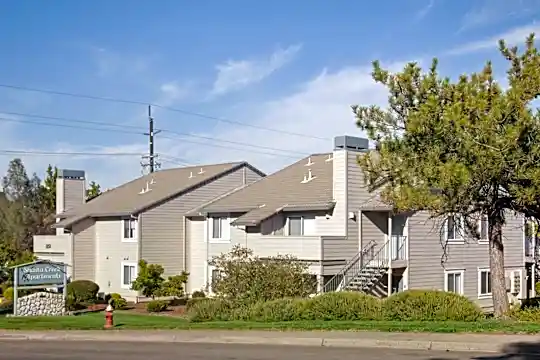 Shasta Creek Apartments Photo 2