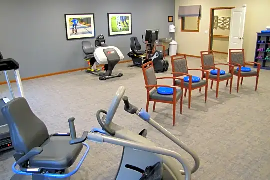 workout room with carpet