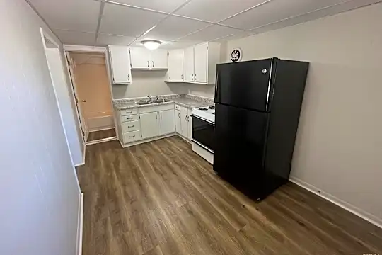 3525 38th Ave #4 Photo 2