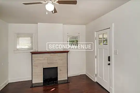 1629 S 30th St Photo 2