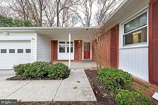 6945 Conservation Dr Photo 2