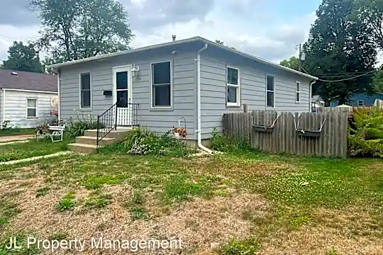 1116 N Lincoln Ave Photo 2