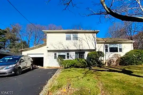 8 Flynn Terrace Photo 1