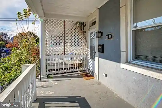 1209 Ingraham St NW Photo 2