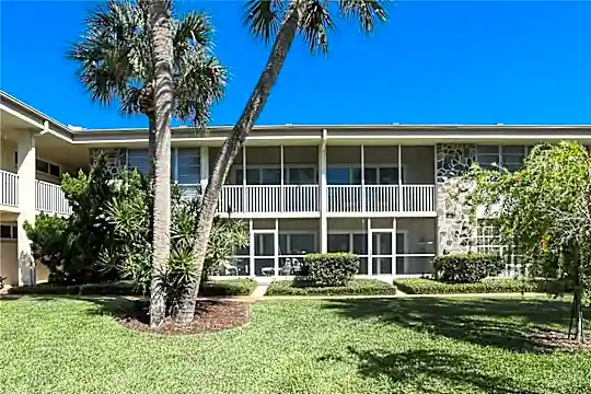 500 S Washington Dr #16A Photo 2
