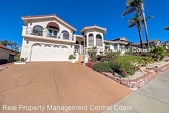 40 La Gaviota Photo 1