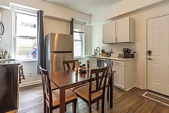 4415 Garwood Way Photo 2