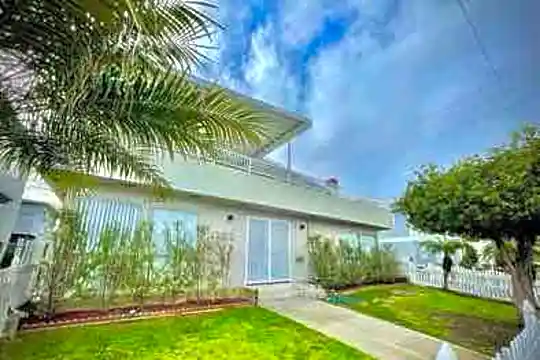 1102 Opal St Photo 1