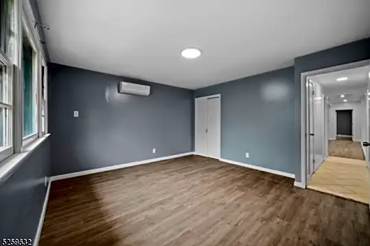 641 Maple Ave #1 Photo 2
