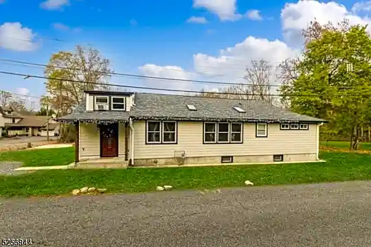 48 Bellows Ln Photo 1