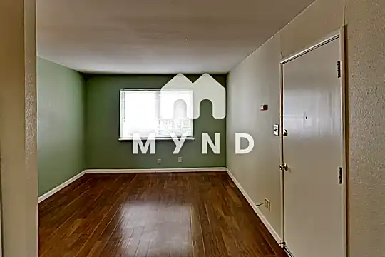 592 59Th Street Apt 4 Photo 2