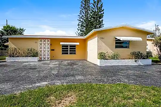 5911 NW 15 Street Photo 1