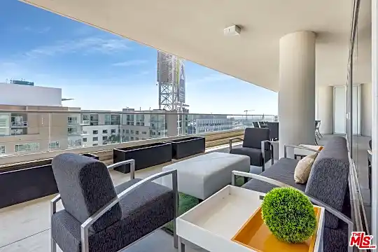 6250 Hollywood Blvd #12E Photo 1