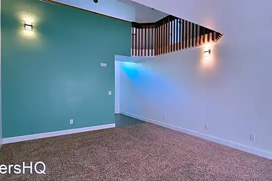826 Cally Ct Photo 2