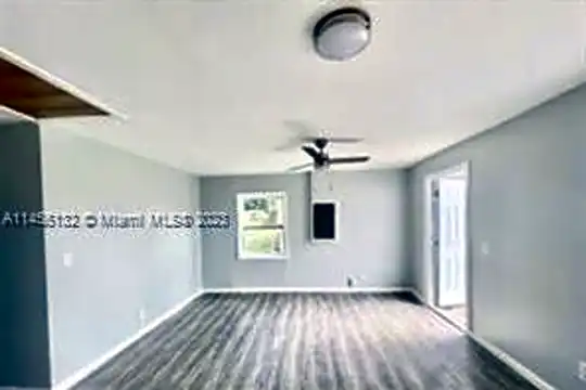 4410 26th Ave #1 Photo 2