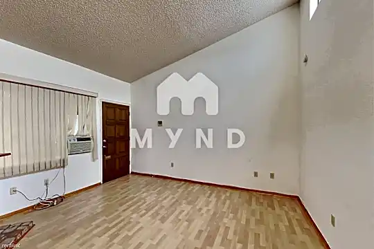 4729 34th St Photo 2