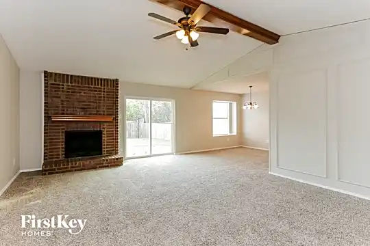 6505 Pilgrim Lane Photo 2