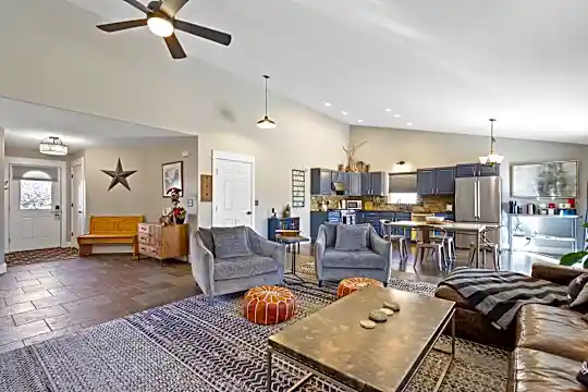 234 Lillian Way Photo 1