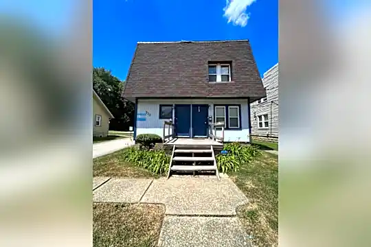 533 Gage St Photo 1