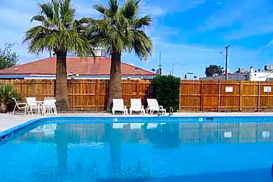 Sunset Sound Studio Apartments Photo 2