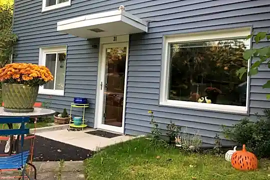 31 Woodcrest Ave Photo 1