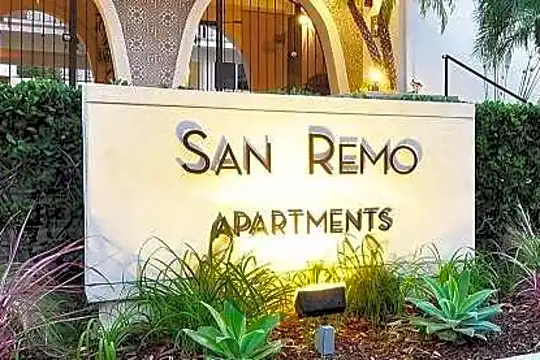 San Remo Apartments Photo 2