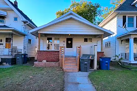324 Valleywood Dr Photo 2